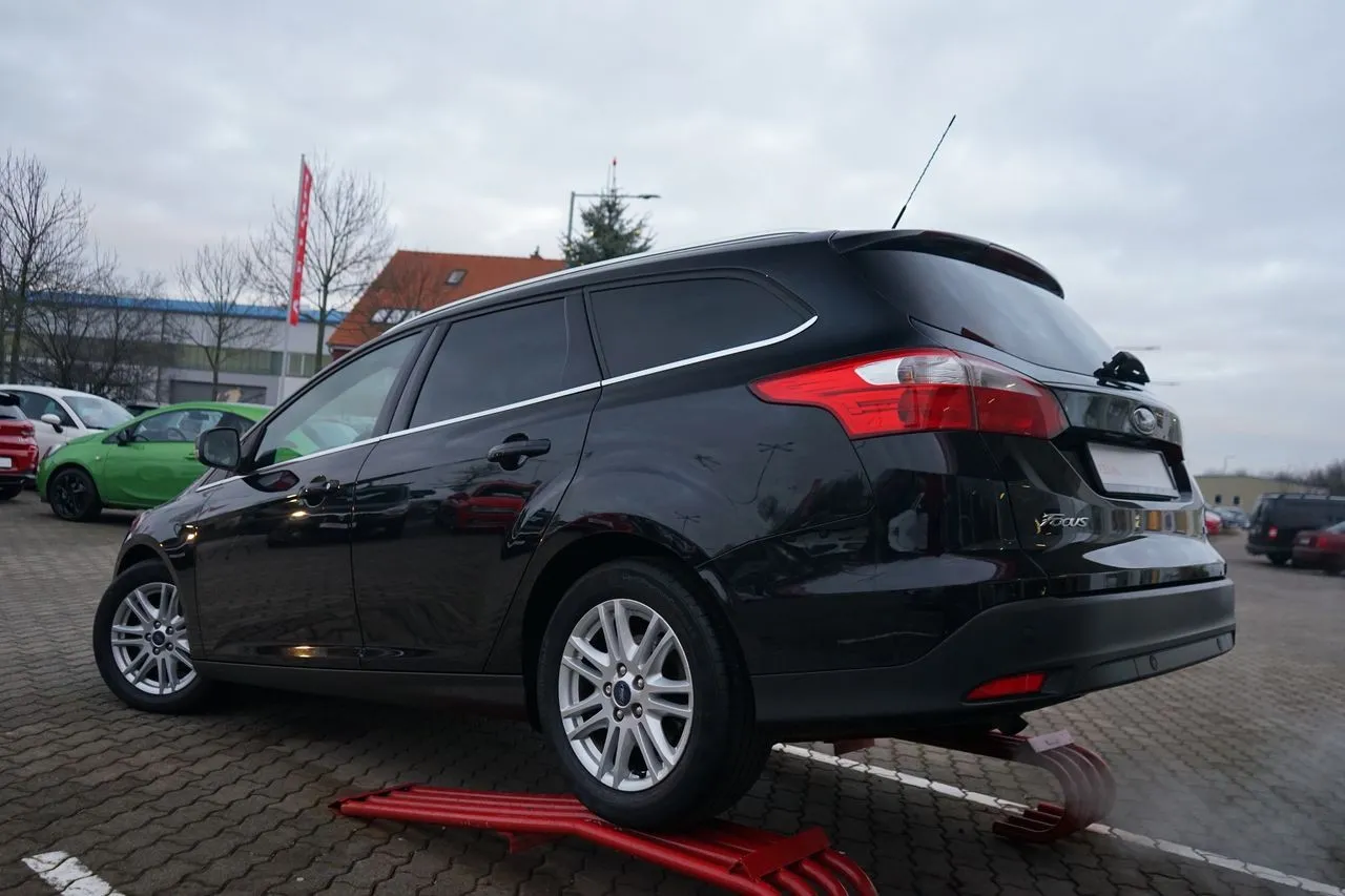 Ford Focus Turnier 1.0 EcoBoost...  Image 4