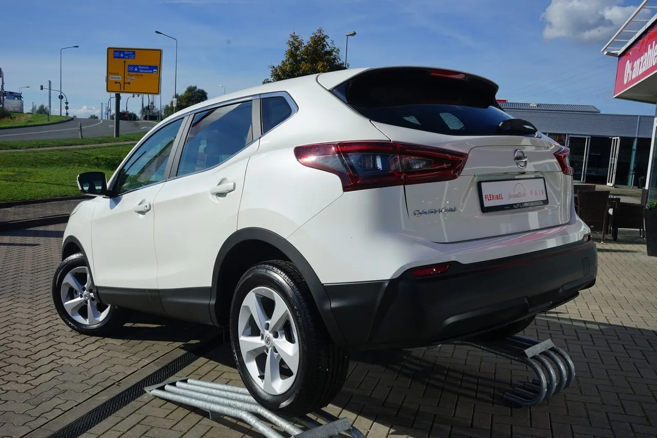 Nissan Qashqai 1.3 DIG-T...  Image 2