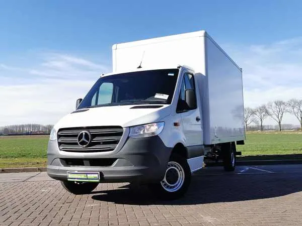 Mercedes-Benz Sprinter Image 1